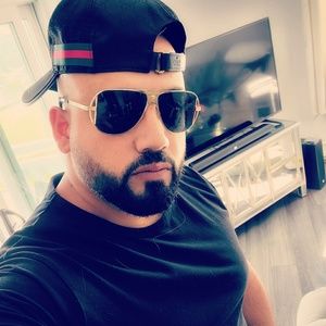 Meet your Posher, Ashraf